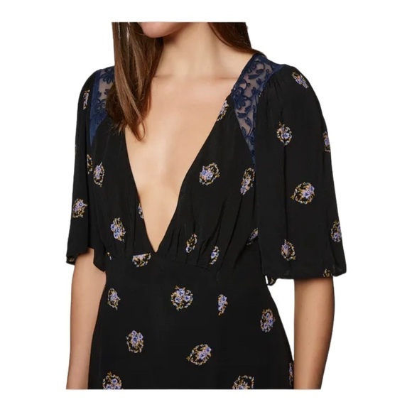 FREE PEOPLE x Revolve Black Floral Open Back Bell Sleeve Mini Dress Size 0 - Picture 5 of 13